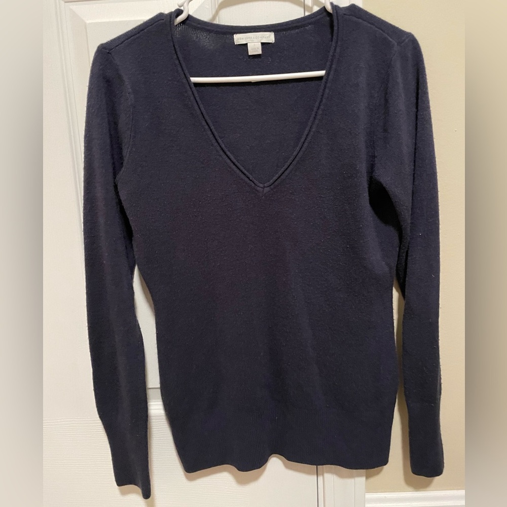 New York & Co v-neck sweater